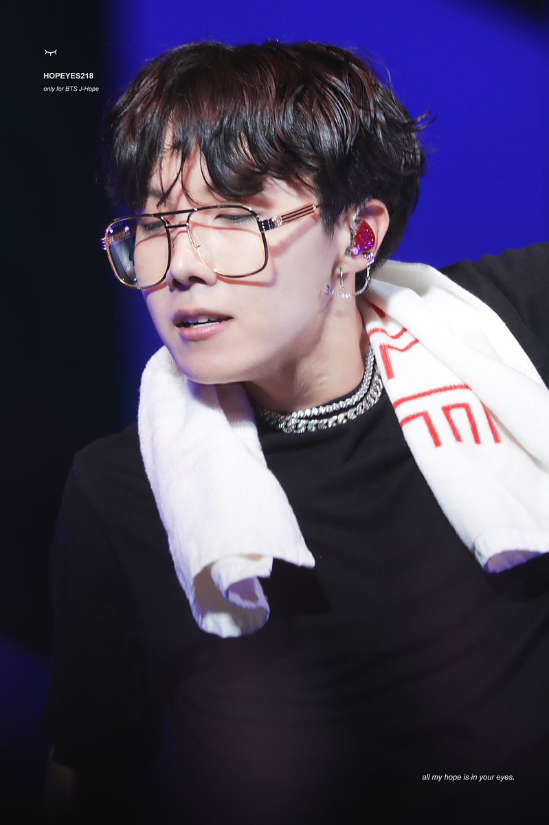 hobi in glasses/shades, a needed thread: