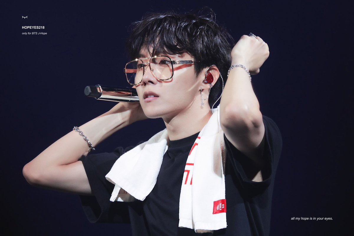 hobi in glasses/shades, a needed thread: