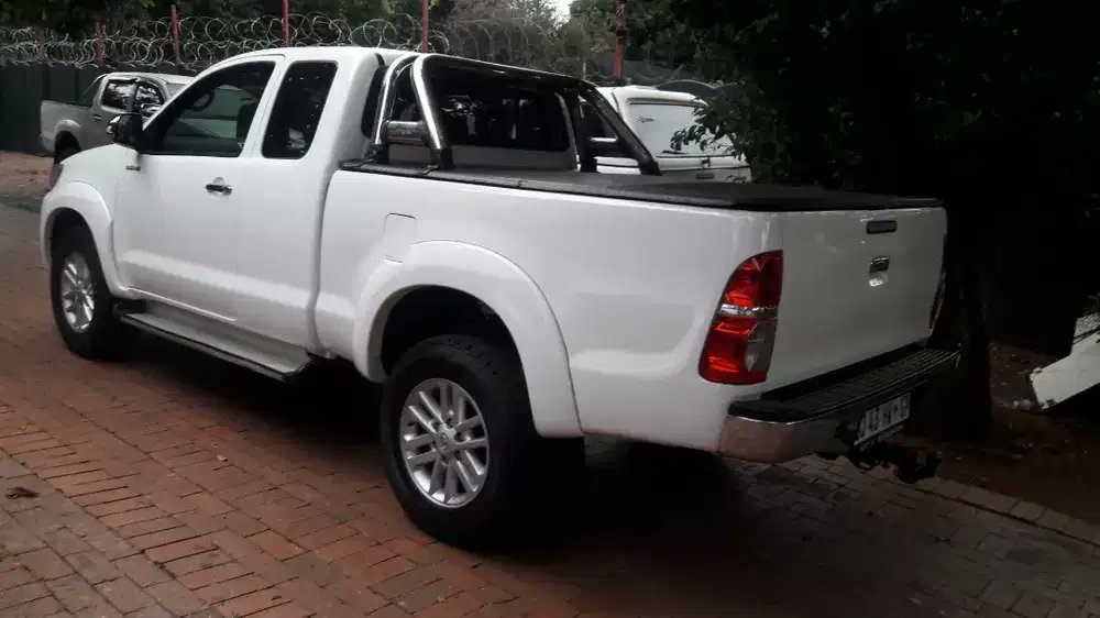 Toyota club cab - The Tenderprenuer. Has a construction tender Thaba Tseka. Always talking big money figures. Always promising ppl jobs at groove. Always talks about waiting for ministry to pay his cheque for work completed, when it's his time to get a round.