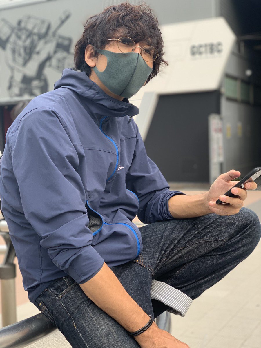 丸メガネ男子 丸メガネ男子
