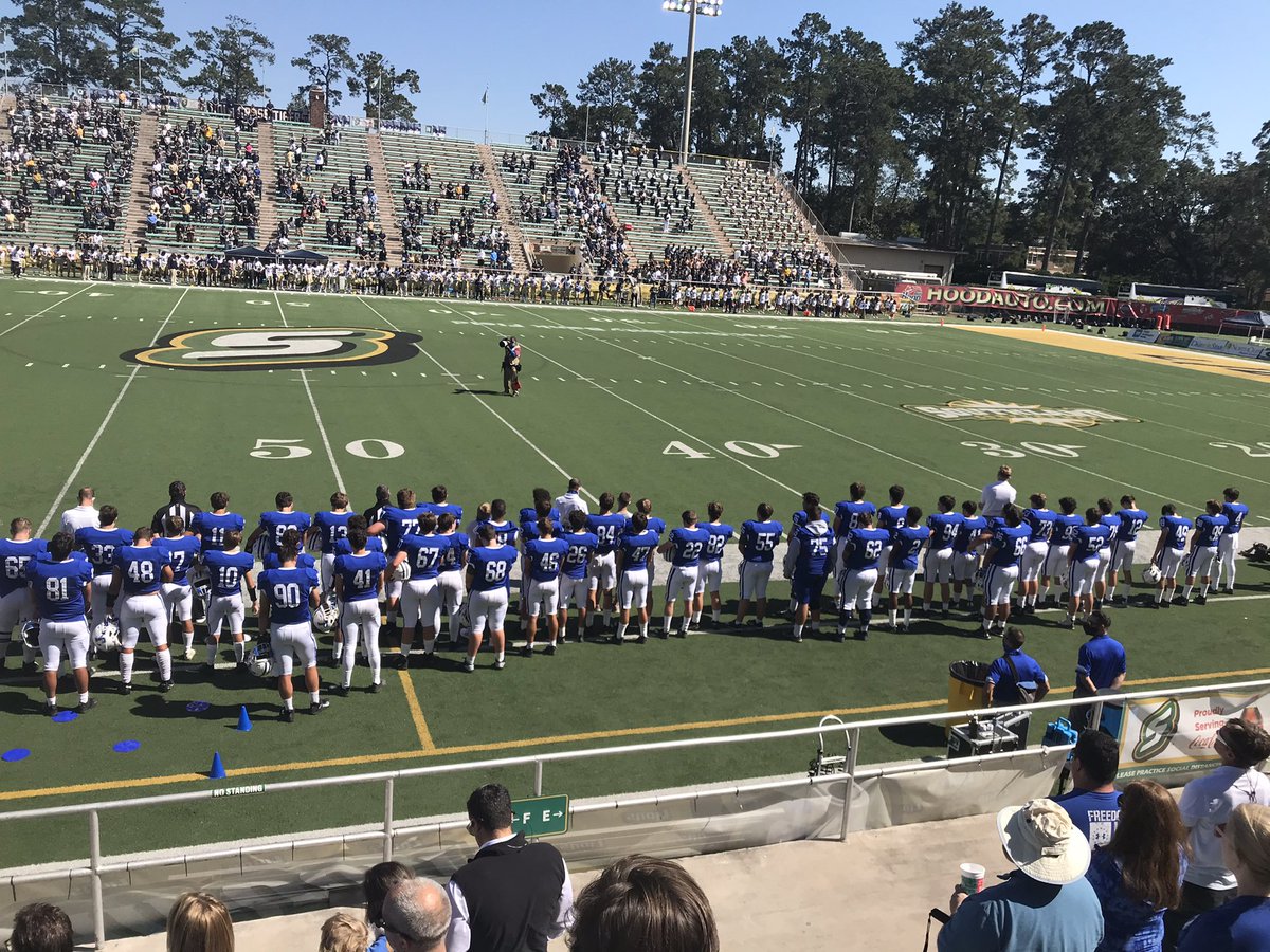 krburke26's tweet photo. Great football game today in Hammond. Jesuit victory. #GoJays #BeatHC #101meeting #GreatAmericanRivalry https://t.co/S4PrA0WrhJ