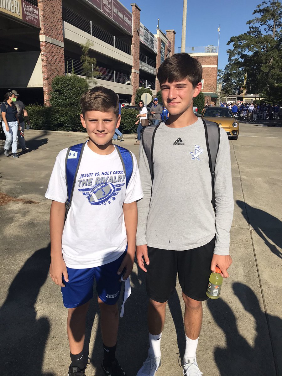 krburke26's tweet photo. Great football game today in Hammond. Jesuit victory. #GoJays #BeatHC #101meeting #GreatAmericanRivalry https://t.co/S4PrA0WrhJ