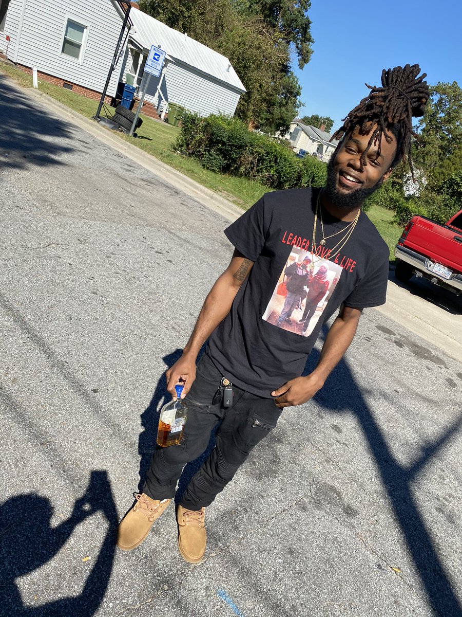 jonesss1k's tweet photo. I love you forever my boy #LLLH 🖤😇 https://t.co/gn4lVhSwkJ