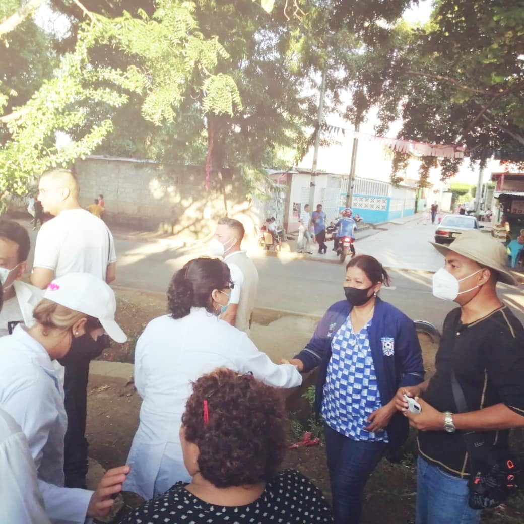 Nuestra Cra:Carolina Davila, Asesora para temas de la salud realizó visita en Nuestro Distrito 7_1
#enVictoriasesperanza
#UnidosEnVistoria