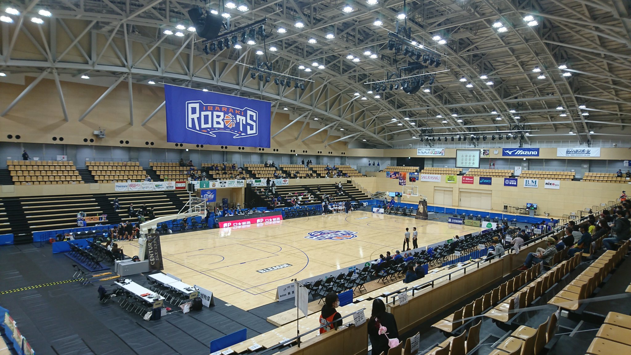 篠田 和之 Auf Twitter 茨城県日立市 池の川さくらアリーナにやってまいりました バスケットボールb2リーグ 茨城ロボッツ 青森ワッツ を13 55からバスケットlive スポーツナビで生中継します 山谷社長はじめ久しぶりにお会いした方々にご挨拶できてうれしい限り