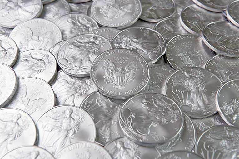 RiceTVx's tweet photo. This month's 1st #Patreon #PerkClub #giveaway will have 2 winners. 
1. An Oz. of #Silver 
2. $10 worth of $LTC

Join &amp; be entered automatically!
https://t.co/sT4iKZHdIL https://t.co/2siyFoIUOg