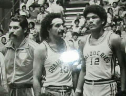 Cachebongo411's tweet photo. Quienes son estas leyendas? de @guaiqueries_bbc y de nuestra Liga de baloncesto venezolano  #cachebongo41 #ligaespecial #lpb #retro #baloncesto #deporte #fiba #venezuela #usa #panama #baloncesto https://t.co/c1YuzIwZhj