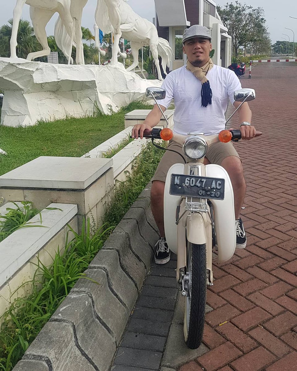 Bachtiar_R_S's tweet photo. Mau jalan - jalan kemana, neng?? 👀
.
.
#classic #c70 #motorclassic #motorjadul https://t.co/3dze170jmn