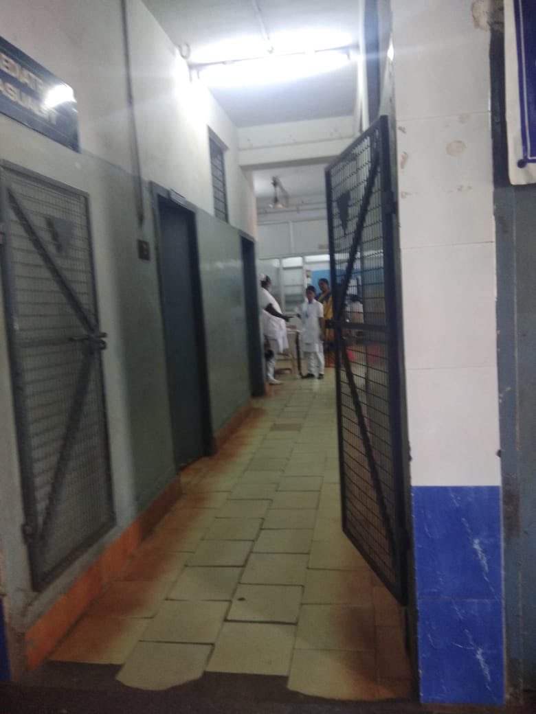 erasaravanan's tweet image. எங்கள் படப்பிடிப்புக்காக தஞ்சை ராசா மிராசுதார் அரசு மருத்துவமனைக்கு வந்தார் ஜோதிகா. மனம் கசிந்தவராக தன்னால் முடிந்த உதவியைச் செய்து மருத்துவமனையை எப்படி மாற்றி இருக்கிறார் பாருங்கள்... அன்பில், அக்கறையில் வியக்க வைக்கும் எங்கள் மாதங்கி வாழ்க பல்லாண்டு!
#HappyBirthdayJyothika