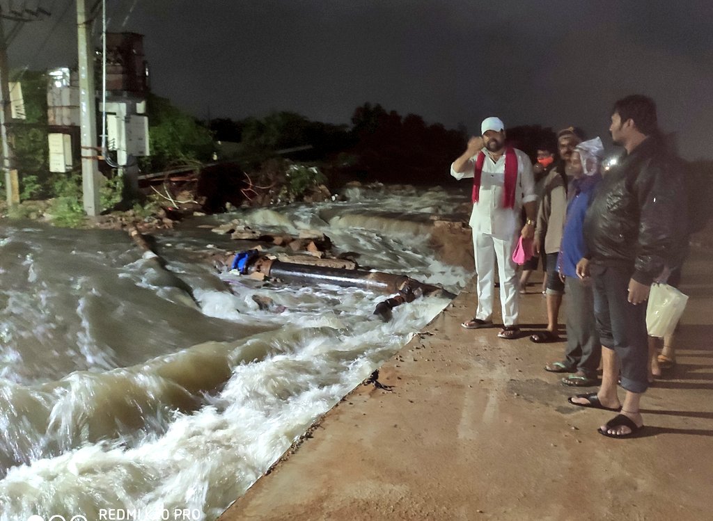 ShekarSaizen's tweet photo. #Ktrtrs anna nachram main road new bridge saved somany colony's anna thanks for this new bridge which completed last 2 years back https://t.co/J7XfwLwlHP
