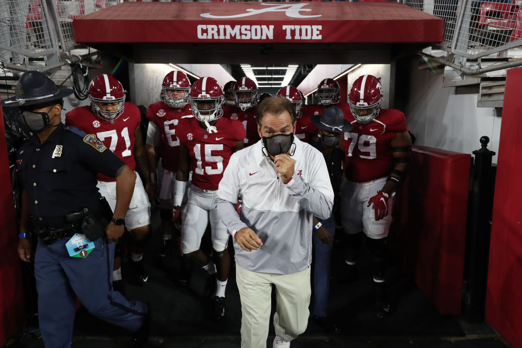 ESPNInsights's tweet photo. Nick Saban now has 86 wins vs AP-ranked teams, tying him with Joe Paterno for most all-time. 

Alabama improves to 80-77-1 all-time vs AP top-10 opponents. Among 114 teams to have played top-10 teams at least 10 times, Alabama is the only one with a winning record. https://t.co/VfB4wTRBIi