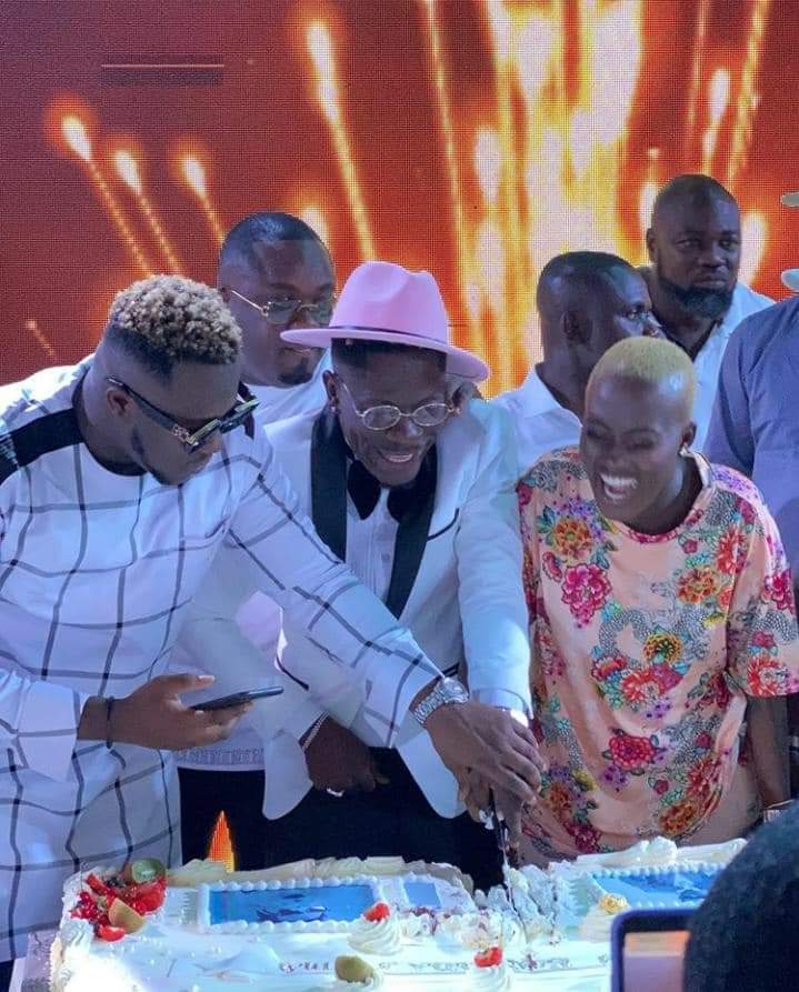 simon_mcbrown's tweet photo. History was made yesterday!!
 Congratulations to Shatta wale 🤴🏾 for this massive birthday party organized 🤝❤️
Let's all give him a round of applause 👏👏
#GodBlessShattaWale🤴🏾🙏
#GodBlessShattamovement🙏
#Sm4Lyf🤘
#LongLifeTheLegend🙏
#ShattaIsaLegend🤴🏾
#ShattaBration 🔥
#AMG1❤️ https://t.co/TzMqYL2cVE
