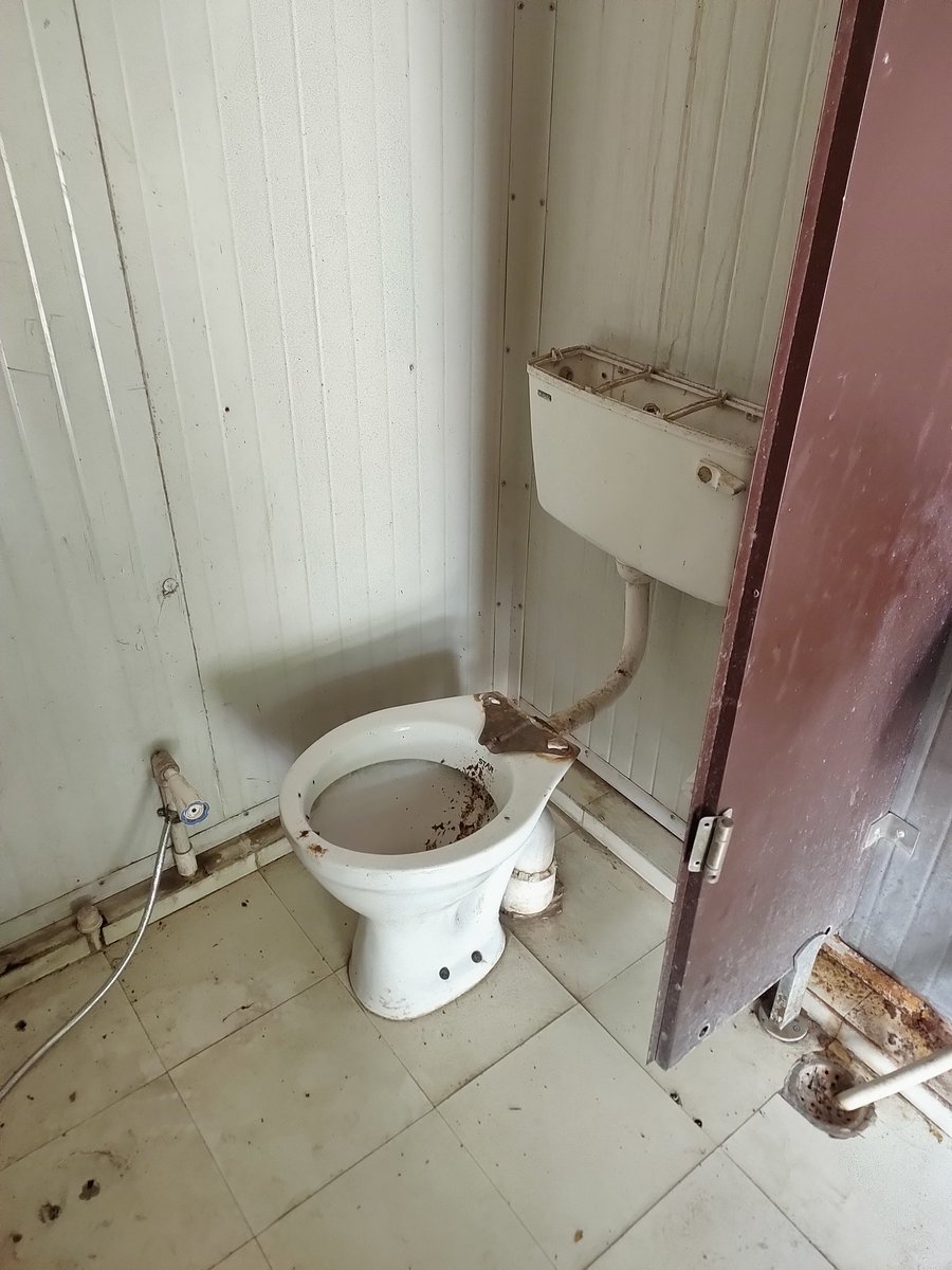 DeepakS0708's tweet photo. @nishantyadavIAS
Found only one public toilet open on railway road near Cygnus hospital.. Photos depicting condition of smart city.
#nowater #PublicToilets #karnal #SmartCity #pathetic 

@cmohry
@karnalsmartcity @KARNALMCK @mlkhattar https://t.co/PZ2be5ORHt