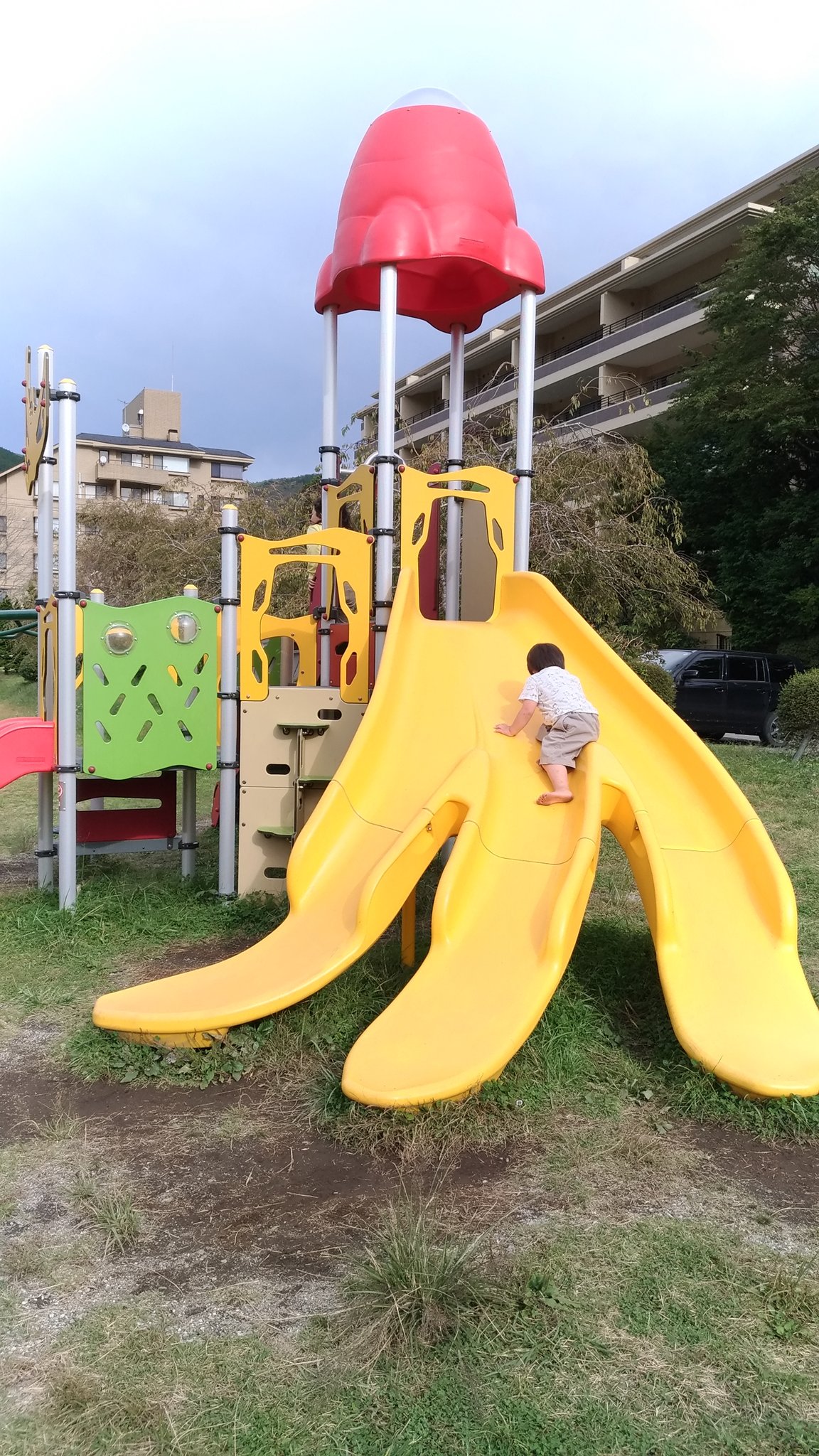Hakonekot 箱根の仙石原にある公園 バナナすべり台 最初 怖くて滑れなかったけど 滑れるようになりました 17sep Baby 公園巡り すべり台のある公園 箱根 仙石原 Hakone 神奈川県 T Co Hqf3fwtcgq Twitter