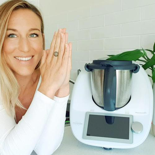 ⭐️ ThermoVention Presenter Profile:
Noni Jenkins founder of THERMOfit.  Noni will be teaching you about all things weight loss with your TM and giving you 6 free recipes! 
⏰ Book your ticket now for ThermoVention  27-29 October. 👉🏽Click here: thermovention2020.heysummit.com/?sc=zi6ZwAQL&a…