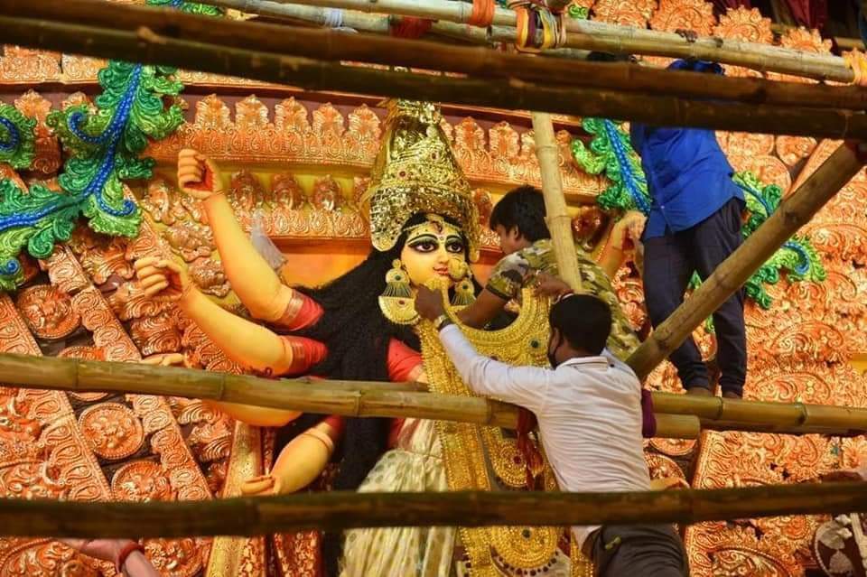 VermaaPrashant's tweet photo. May Goddess Durga shower all the happiness and provide the strength to overcome this pandemic.Happy Durga Puja to all. https://t.co/k3ZOtz6MHB