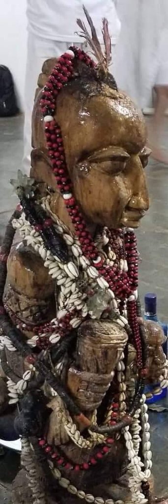 Ifaranmi1663's tweet image. May Èsù Alájé, brings abundant blessings for us and may Èsù Ọ̀dàrà, direct us to the path of success-Ase Olòdùmarè