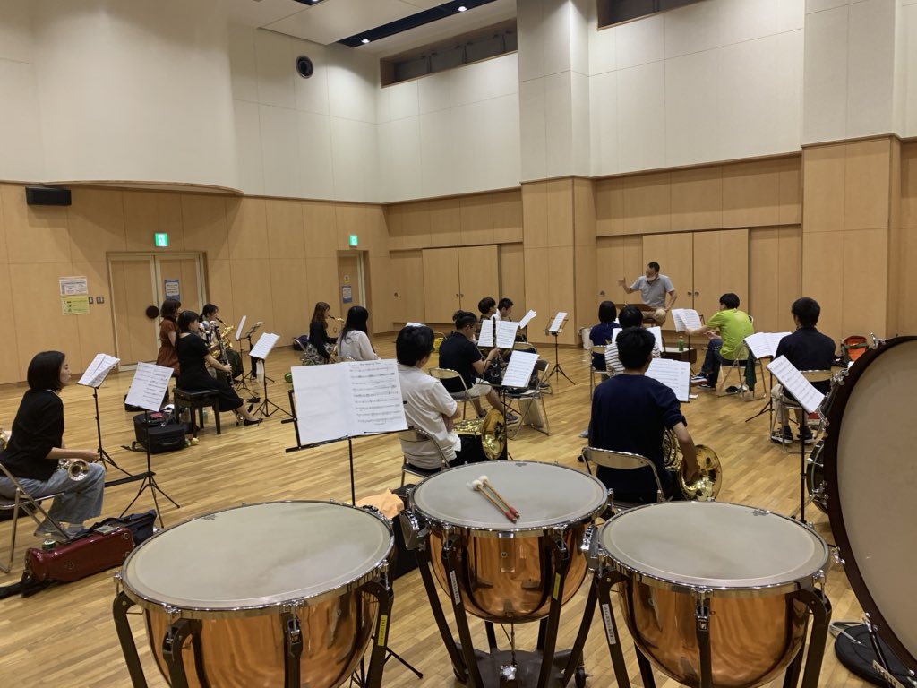 SoulSonority's tweet photo. 現在1月に開催予定の演奏会に向けて、感染対策を行いつつ、毎週の練習を再開しています！
見学も受け付けておりますので、お気軽にお願いします😃

演奏会の詳細は追って連絡します。
試行錯誤しながらの活動ですが、皆様に安心して音楽が届けられることを願っています！ https://t.co/9dykd49SDN