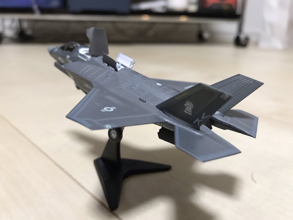 EazyFruits's tweet photo. VMFA-121緑騎士完成!
01の日章旗バージョンと迷ったけど、まずは岩国のFD19でデモした10号機を再現😀01をひっくり返してデカール貼りました😅FD18の地上展示機はまた次手に入れたら作ろー
#144スケモ #FD19 #フレンドシップデー岩国 https://t.co/yHJJPXp6Cm