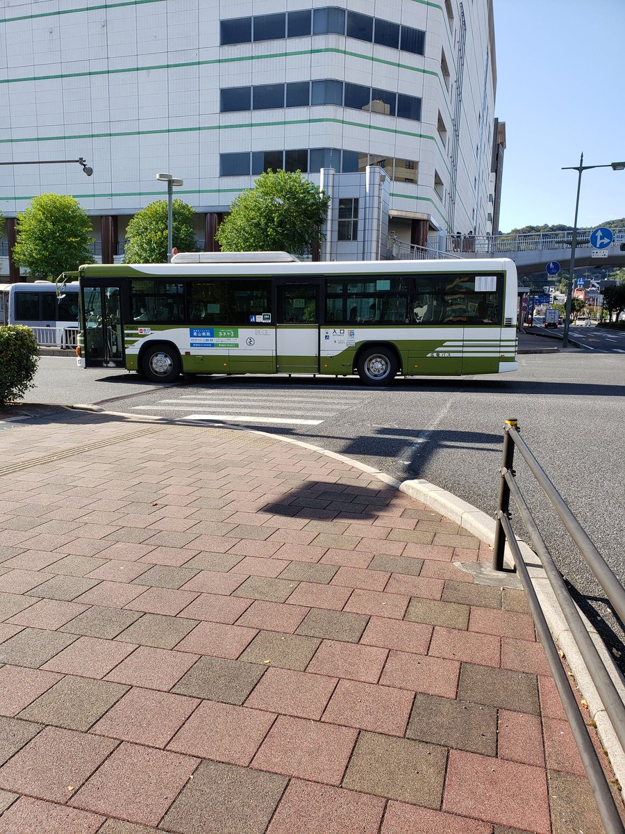 広電バス 広電バス 今日呉駅前で843と845は広告がついていました