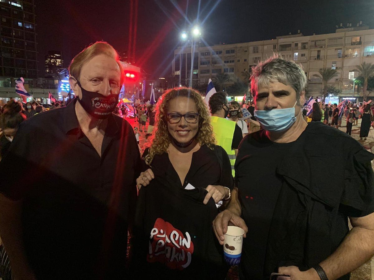 כאישה שחולה במחלה אוטואימונית נדירה בשם צ'ורג שטראוס (דלקת כלי דם אורגנית) ומסתובבת בהפגנות בלי מסכה זה לא הדבר הכי חכם 🤦
https://t.co/OApIqYDoiV https://t.co/MiQSo4px7T
