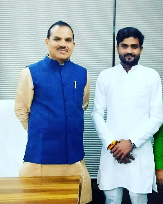 AnshulCharkhari's tweet image. समाजवादी पार्टी के राज्यसभा सांसद श्री डॉक्टर चंद्रपाल यादव जी (चाचा जी) से आशीर्वाद प्राप्त  किया