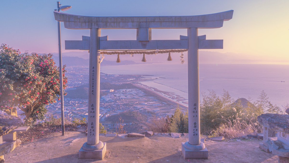 香川県の 天空の鳥居 から見る絶景が アニメみたい で素晴らしい 実際に 結城友奈は勇者である の聖地だった Togetter 香川県の 天空の鳥居 から見る絶景が アニメみたい で素晴らしい 実際に 結城友奈は勇者である の聖地だった Togetter