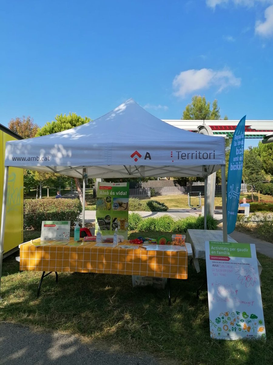 Avui a <a href="/JUGCanRigal/">Jugatecambiental parc de Can Rigal</a> ens ho hem passat molt bé jugant mireu quines construccions! 

 Us esperem cada cap de setmana amb activitats diferents i l'espai de joc!

@Fundesplai_ea <a href="/JugatecaAMB/">Jugatecambiental AMB</a>