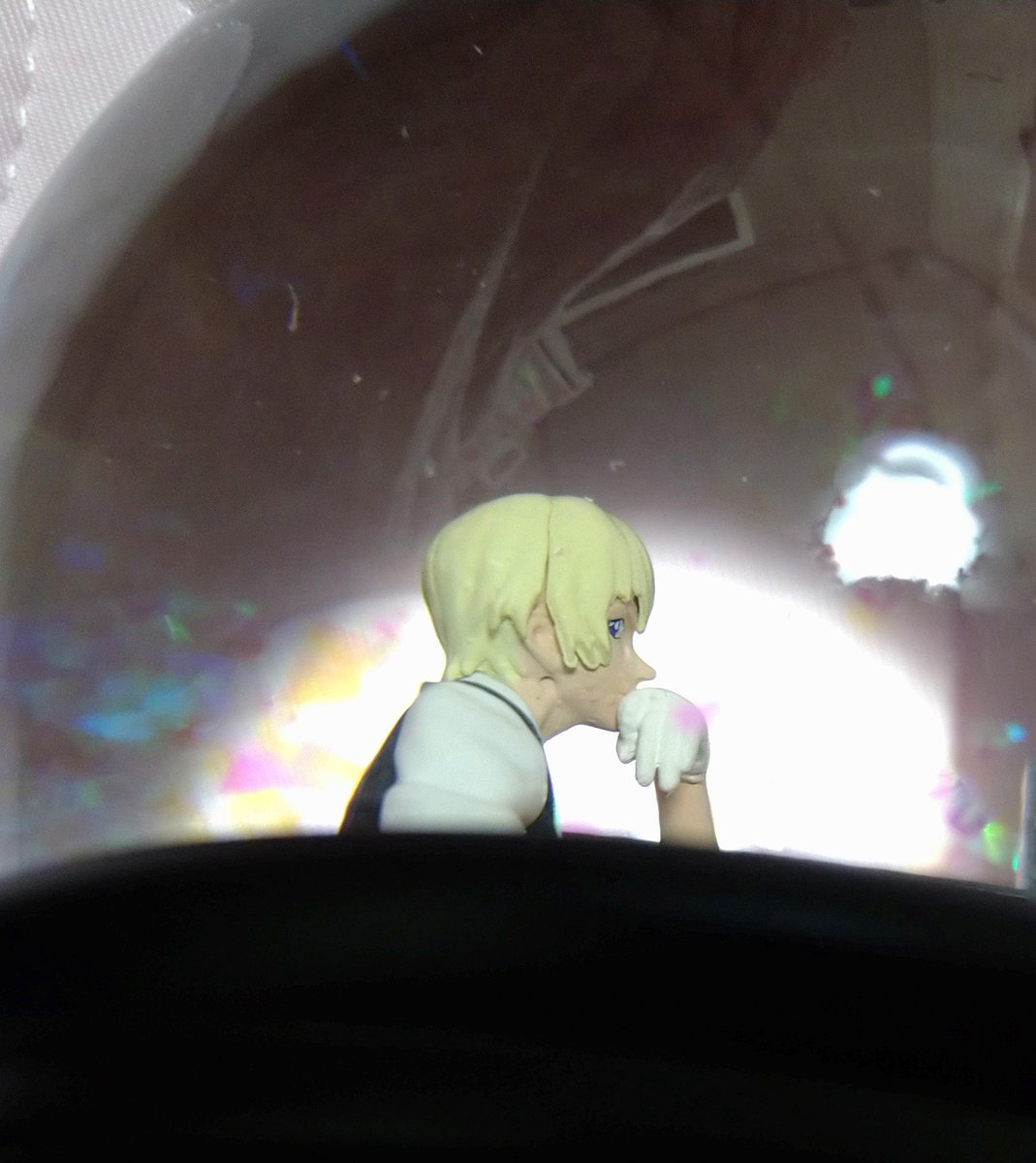 タバコがもはやマシュマロ 眉毛がない 1万円払って1年待ったのに 名探偵コナン の安室と赤井のスノードームのクオリティがとんでもなかった Togetter