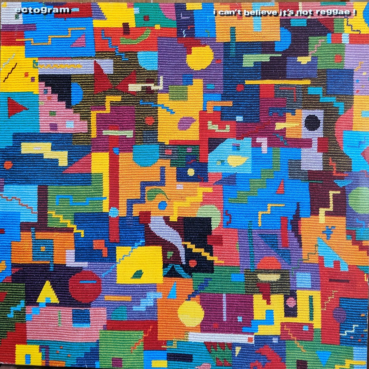 komburecord's tweet photo. 〜中古レコード・CDを販売しています〜
ectogram「I can't believe it's not reggae」LP UKオリジナル盤
ウェールズ出身のバンド’96デビュー作です。かなりカオスで女性ヴォーカルが印象的なサイケデリック・アートな音です。
#ectogram #ロック #サイケデリックアート
https://t.co/o1vV73wijZ https://t.co/IGz0JNhD1S
