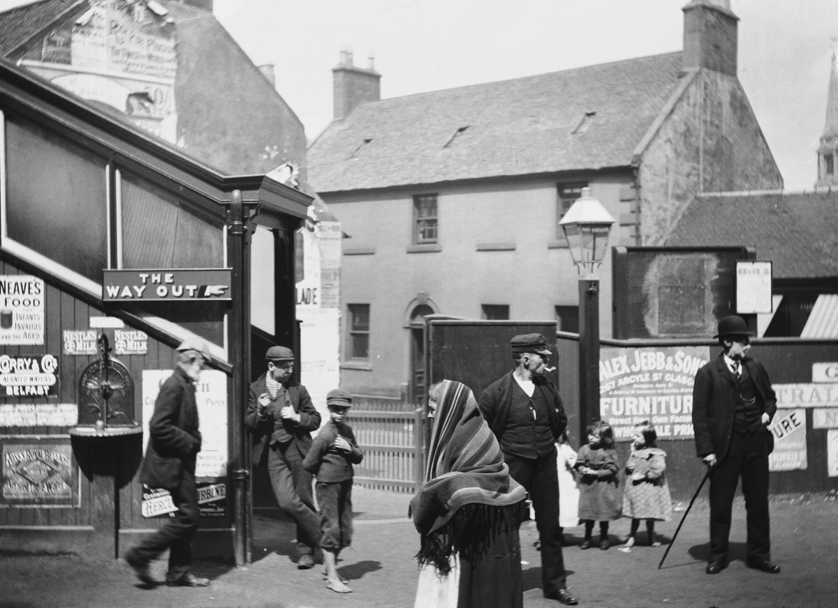 All levels of Scottish society benefitted and continue to benefit from the wealth accumulated by Scots through the enslavement of others. It wasn't just the rich elite. It wasn't just the lairds and sugar/tobacco/cotton traders.It was every Scot. It is every Scot. (15/n)