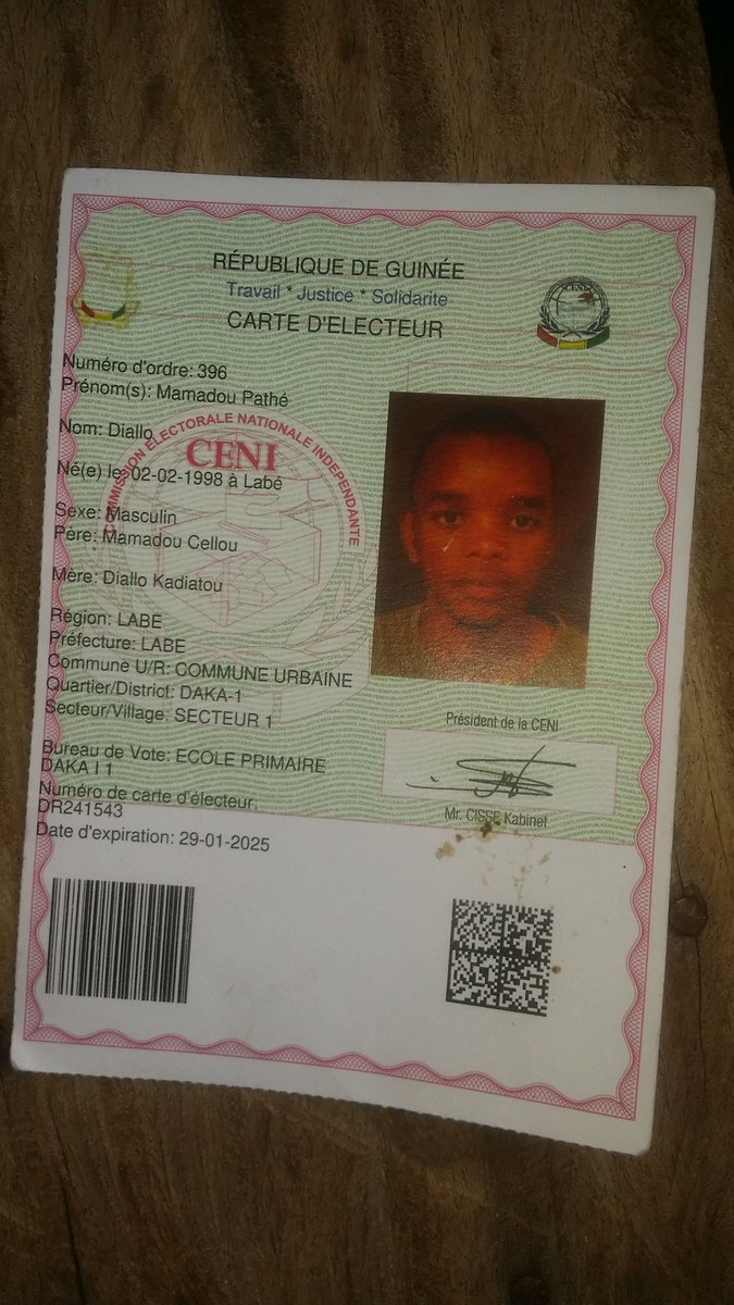 Mohamad_Pathe's tweet photo. Ceci prouve que je suis un citoyen qui aspire un changement meilleur pour mon pays qui me chère la Guinèe j'ai pas votè pour une Question d'ethno mais pour un homme dont a qui  je porte bcoup de  confiance #Elections_2020 @Cellou_UFDG @CellouPresident https://t.co/AGPa3wUni8