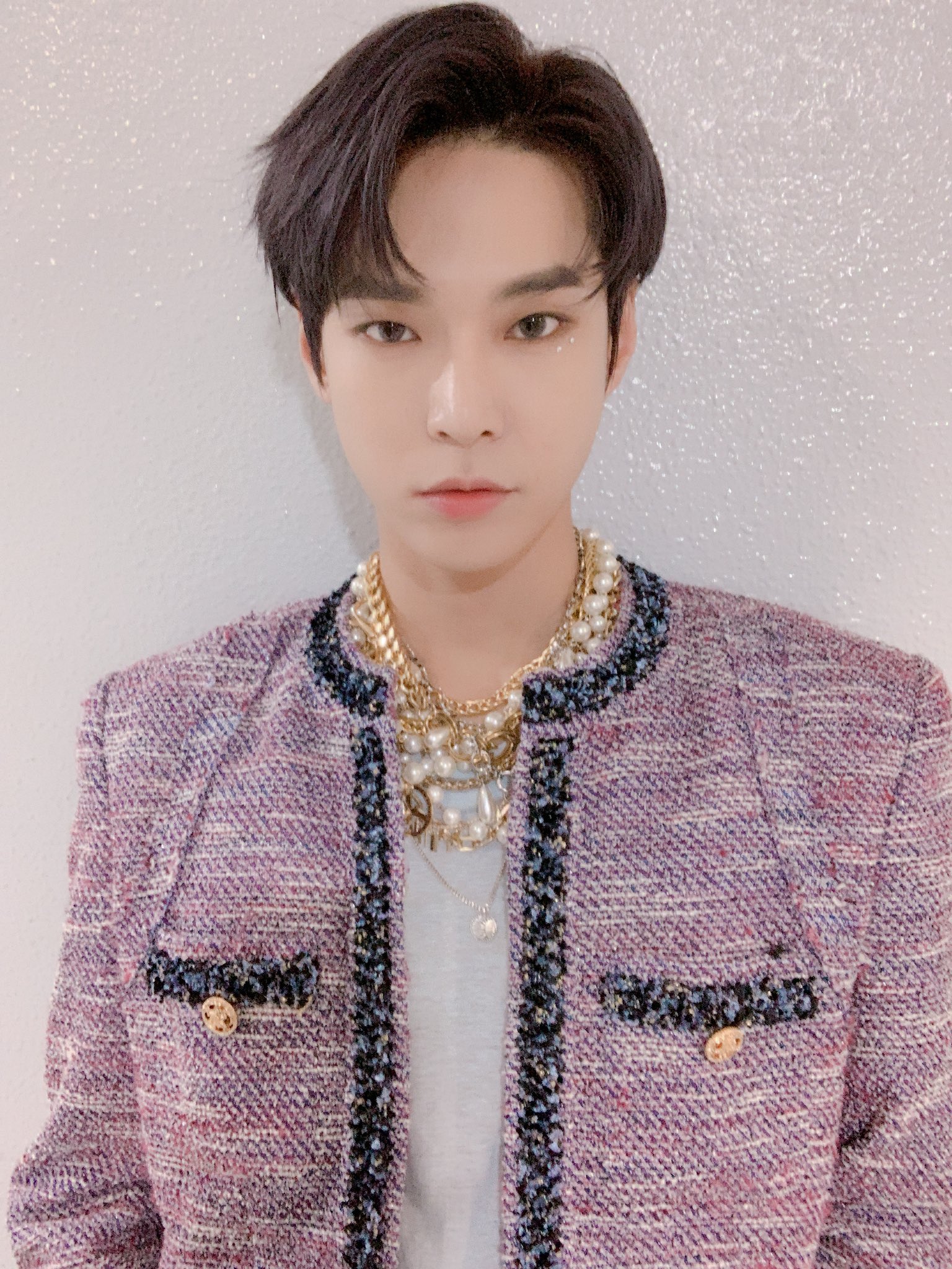 Ekm8K6mVoAU54A8?format=jpg&name=orig