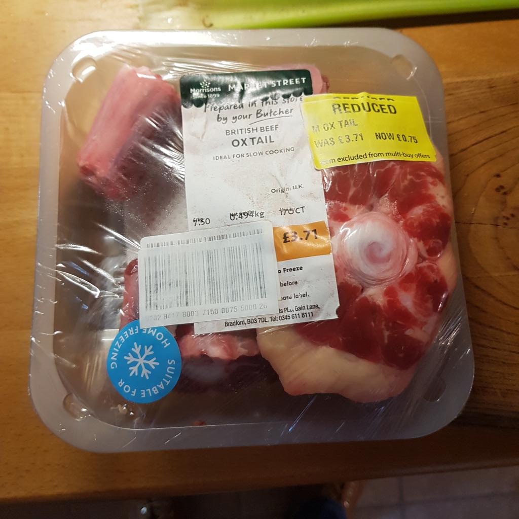 In yet another spectacular Sohege cookery fiasco I am currently being lambasted by my wife for buying oxtail from the reduced section and then having to spend more money on ingredients. I have zero idea how to cook this. So let's give it a shot. 1/