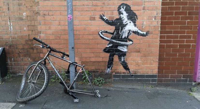 #Banksy hoola-hoop girl a reminder of <a href="/EshnaKutty/">Eshna Kutty</a>. Was it Eshna’s #sareeflow that inspired Banksy in the first place?