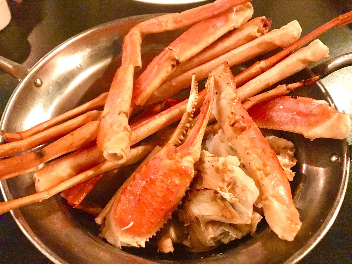 Tokyo Life お通しまでズワイガニ いつもと違うディナーにカニバーはいかが 代々木上原 カンド クラブ バー カニ料理屋の当店ではお通しで早速ズワイガニが登場 一つひとつに切り込みが入っていてスムーズに食べれることが出来る カニを使った