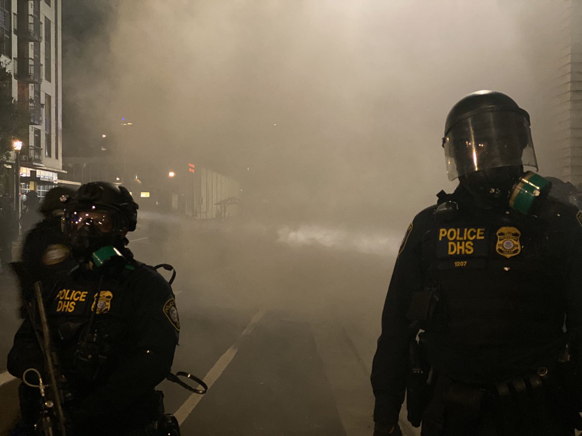 Feds use tear gas on protestors