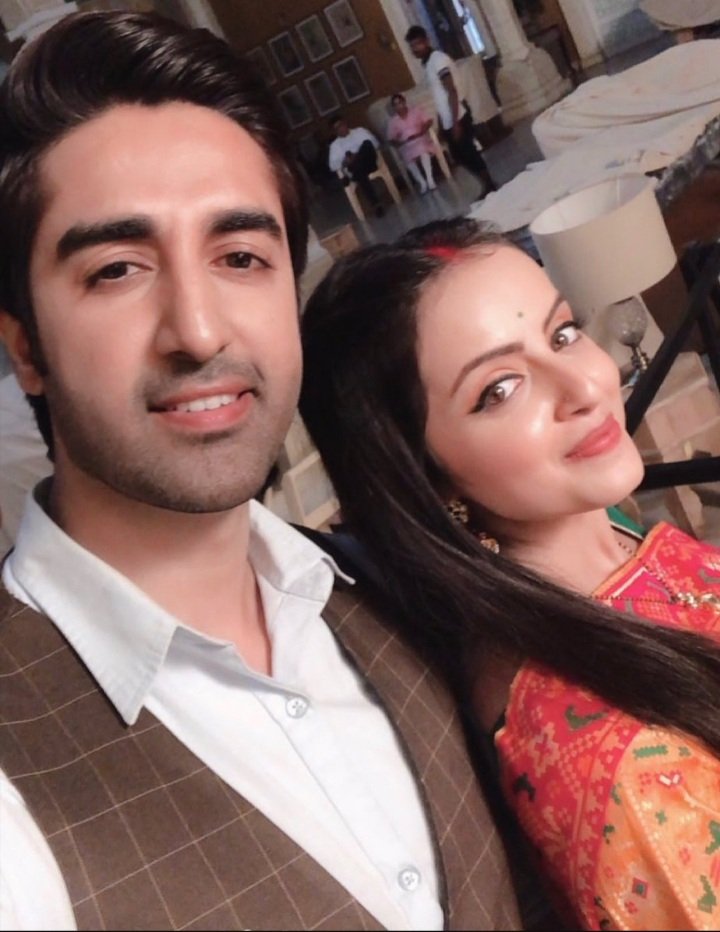 Mansikpatel11's tweet photo. Happy birthday @IshaanSManhas bhaiyaa🎂🥳🥳
#ShrenuParikh #IshaanSinghManhas #birthday #JanRuv #ShreShaan https://t.co/w1uHIQGYuB
