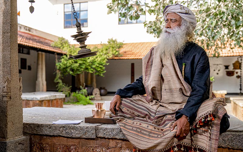 SadhguruJV's tweet photo. What most people consider as devotion is just deception. They are trying to make a convenient deal with God. Devotion, a means to Dissolve. #SadhguruQuotes https://t.co/nTHzBG0omv