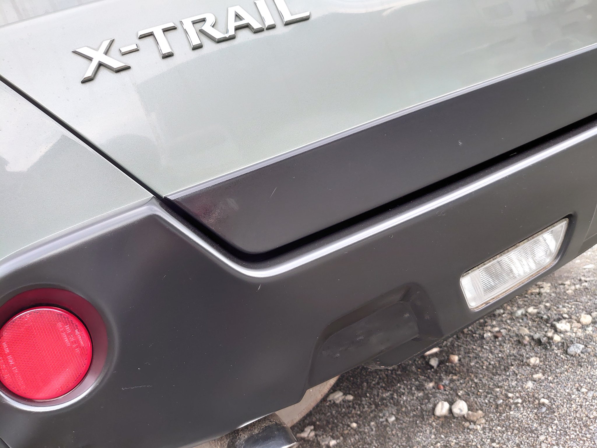 の くら さいたまhp11 Ji1wmb 今日はエクストレイルの車内清掃とツイーターの配線の事前準備してました 軽く洗ったついでに白化した樹脂モールを余っていたシリコンスプレー塗ってみました 前に買ったkf96も余ってるから気づいたら追加施工すれば良いかなと