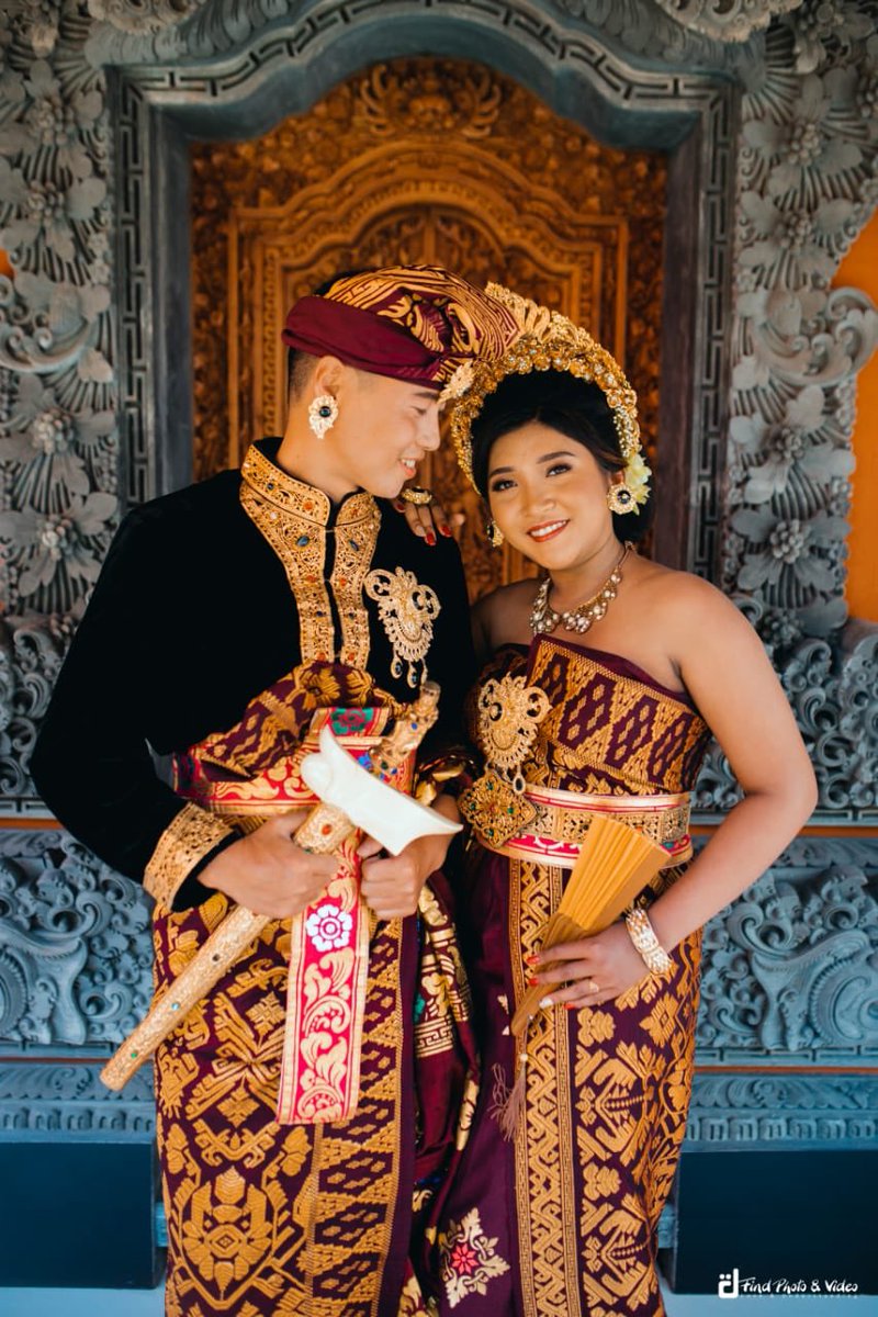 CarlZha's tweet image. We got our pre-Wedding pictures back!
Our traditional Balinese Wedding is Oct 23rd next Friday at 9:00AM Bali time. I’ll livestream on my YouTube channel once I figure out how lol. youtube.com/user/CarlZha