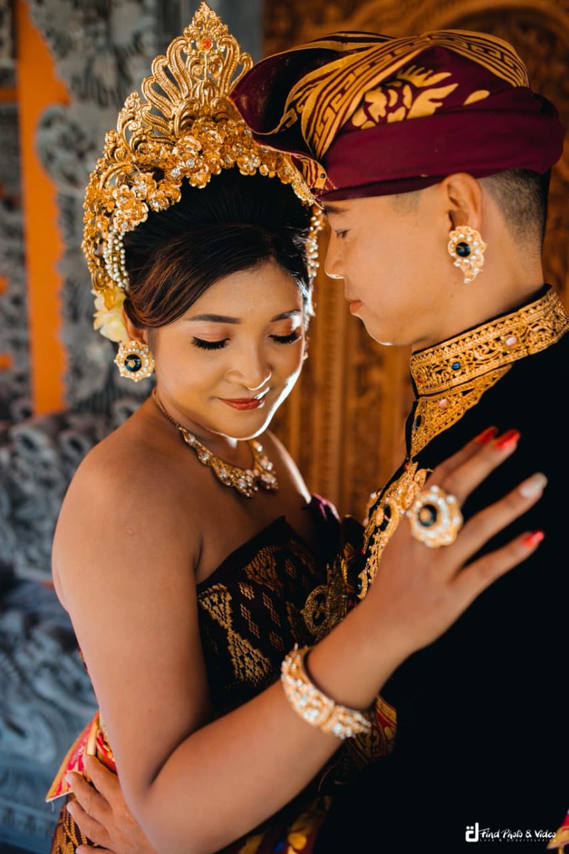 CarlZha's tweet image. We got our pre-Wedding pictures back!
Our traditional Balinese Wedding is Oct 23rd next Friday at 9:00AM Bali time. I’ll livestream on my YouTube channel once I figure out how lol. youtube.com/user/CarlZha