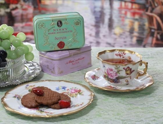 野乃花蝶子nonohanachoco 心に残るのは マリー アントワネット にいろいろ教えないうち嫁がせた末娘を心配し母 マリア テレジアとの手紙のやり取り 故郷を忘れてませんと肖像画にはウィーンの薔薇 ニナスの青い缶アールグレイを開け気高く香り サブリナ 野乃花蝶子nonohanachoco 心に残るのは マリー アントワネット にいろいろ教えないうち嫁がせた末娘を心配し母 マリア テレジアとの手紙のやり取り 故郷を忘れてませんと肖像画にはウィーンの薔薇 ニナスの青い缶アールグレイを開け気高く香り サブリナ