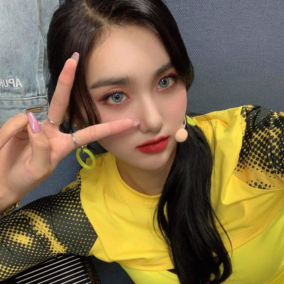 AISHASLOOK's tweet photo. #AISHA #아샤 #EVERGLOW https://t.co/f2SeGhc4Uo