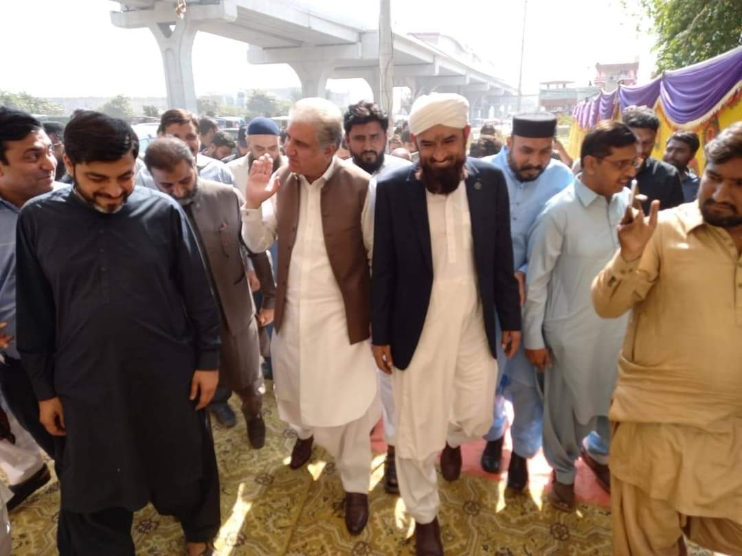 وزیر خارجہ مخدوم شاہ محمود قریشی نے وفاقی حکومت کے احساس پروگرام کے تحت، ملتان میں جنرل بس اسٹینڈ پر لنگر خانہ کا افتتاح کیا۔
اس موقع پر سیلانی ویلفیئر ٹرسٹ کے چیئرمین مولانا بشیر فاروقی بھی ہمراہ شریک تھے۔
#EhsaasByPMIK https://t.co/h7hYgRlXqm