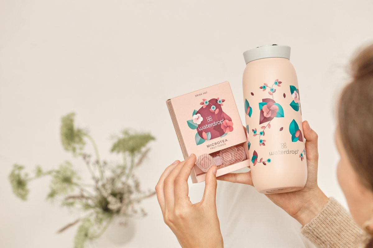 drink_waterdrop's tweet photo. Feel good 24/7 with our tumbler to go.
It can do it all: Keeps your microtea hot for up to 6 hours, extra-tight closure, 6 brand new designs.
Soon available in 400 & 600ml.
→ https://t.co/XhOLTaXc3z
#drinkmorewater #dropithot #microtea https://t.co/Utug3Qflr7