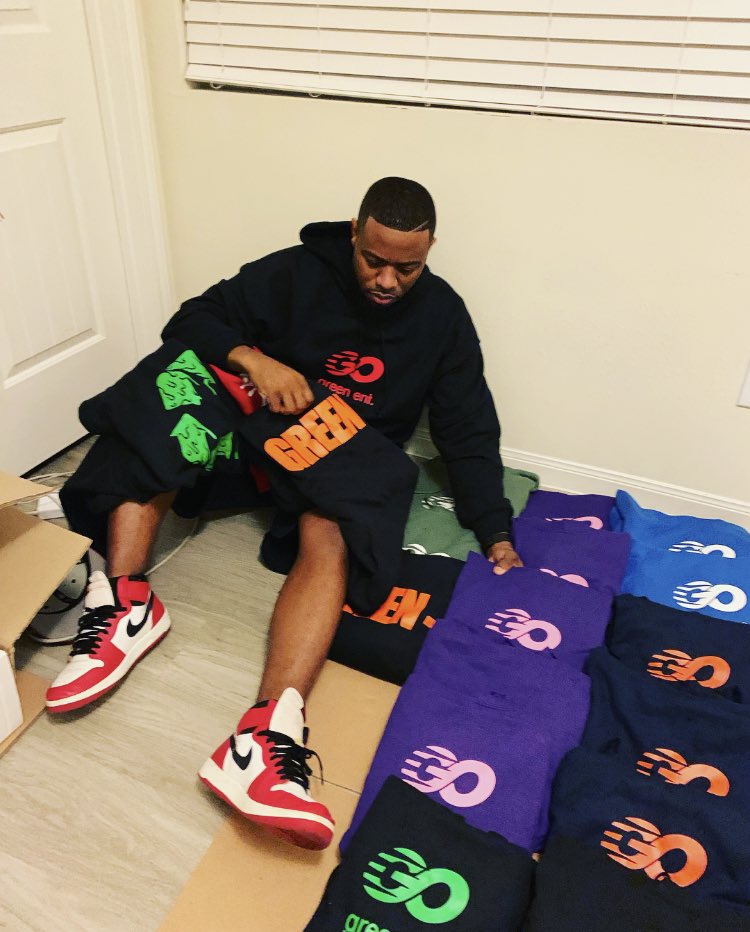 TheRealJonS's tweet photo. how it started ♻️ how it’s goin ♻️♻️♻️ #GoGreenEnt ♻️ https://t.co/5s3ataTzID