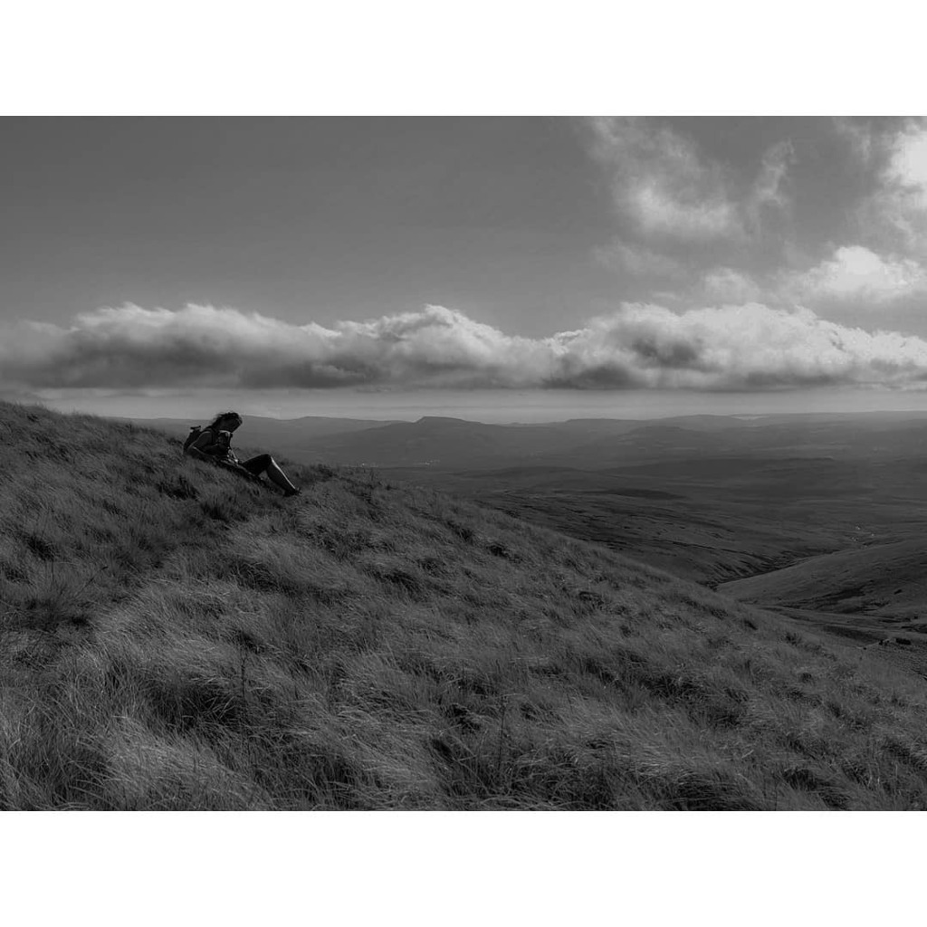 Wild
.
.
The wild Welsh hills, the wild @livfortheoutdoors and the wild whippet 🏞️💚🐺
.
.
#naturephotography #naturelovers #natureshot #nature_obsession #ig_nature_naturally #ig_naturepictures #bns_nature #raw_nature #goexplore
#bnwphotography #bnw #m… instagr.am/p/CGee3CqDO5F/