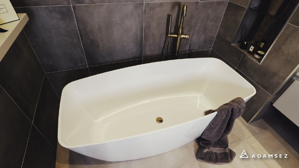 AdamsezBaths's tweet photo. We understand what it takes to give you a wonderful soak. Generous shoulder space to let those tired muscles relax, and excellent depth to let lots of soothing warm water engulf you. We haven't compromised on design, so you don't have to compromise on comfort. #ExpertsSince1880 https://t.co/RpQ98hhNHb