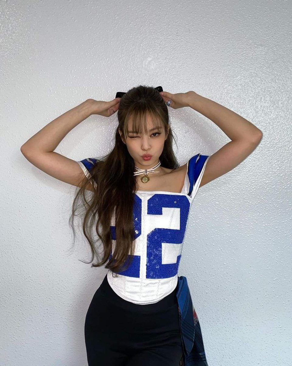 peacemjnus's tweet photo. 201018 @jennierubyjane IG updated

“오늘의 하루도 블링크꺼💙 LSG 💙” https://t.co/pRXS1xP6nl